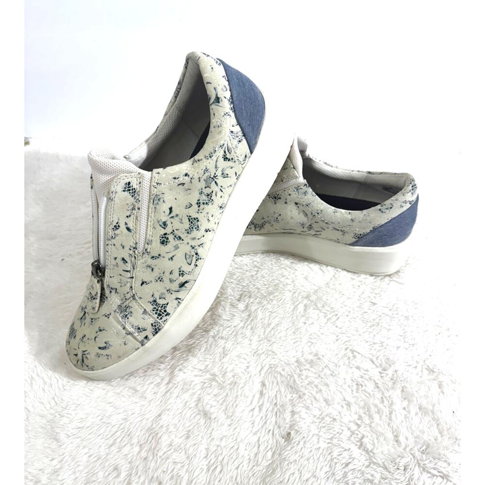 Clarks Collection Floral Leather Slip-on Size 10 Womens Casual Zip Loafer